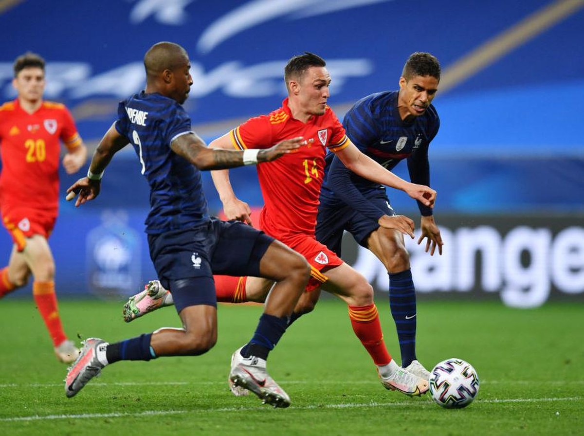 Prancis menang telak 3-0 atas Wales. Foto: Getty Images/Valerio Pennicino