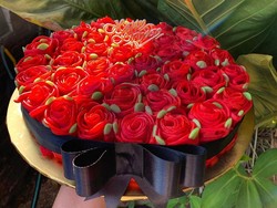 Keren! Roti Jala Ini Dibentuk Jadi Bunga Mawar yang Cantik