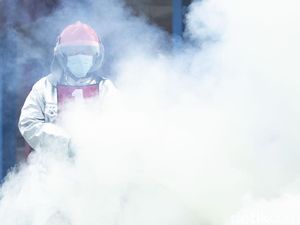 Saat Petugas Gedung DKI Uji Ketangkasan