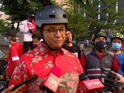 Gubernur Anies ke Pemotor: Hormati Pesepeda di Jalan