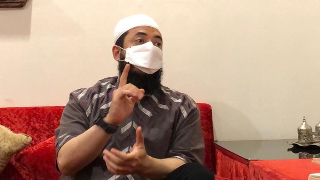 Highlight Dunia Hiburan InsertLive : Ngaku Tak Terlibat Korupsi Kuota Haji, Ini Penyebab Ustaz Khalid Basalamah Dipanggil KPK