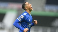 Youri Tielemans kabarnya diminati oleh Arsenal, Tottenham Hotspur, dan Liverpool. Apakah gelandang tengah Leicester itu mau coba bersaing di level tertinggi? (Getty Images)