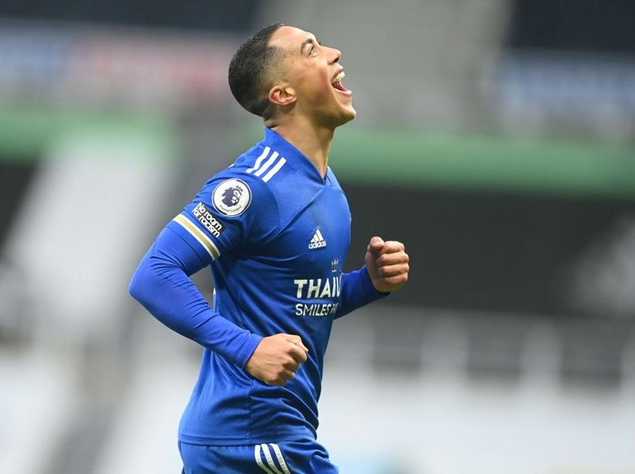 NEWCASTLE UPON TYNE, ENGLAND - JANUARY 03: Youri Tielemans of Leicester City celebrates after scoring their sides second goal during the Premier League match between Newcastle United and Leicester City at St. James Park on January 03, 2021 in Newcastle upon Tyne, England. The match will be played without fans, behind closed doors as a Covid-19 precaution. (Photo by Michael Regan/Getty Images)