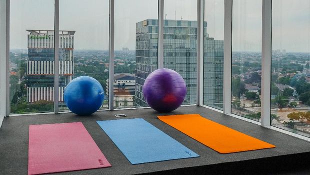 Ruang yoga di Aloft South Jakarta.