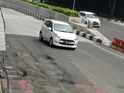 Pemprov DKI Segera Perbaiki Aspal di Busway Halte Kuningan Timur