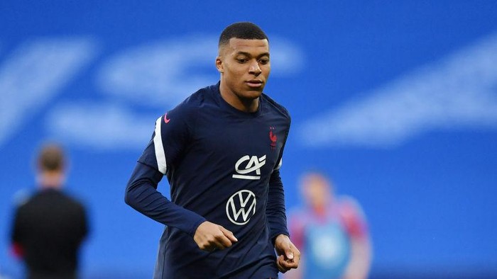 Kylian Mbappe NICE, FRANCE - JUNE 02: Kylian Mbappe of France warms up ahead of the international friendly match between France and Wales at Allianz Riviera on June 02, 2021 in Nice, France. (Photo by Valerio Pennicino/Getty Images)