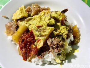 10 Tempat Makan Sego Koyor Semarang dengan Rating Tertinggi 10 Tempat Makan Sego Koyor Semarang dengan Rating Tertinggi