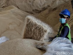 Jelang Ramadan, Zulhas Keluarkan Izin Impor Gula hingga Tepung