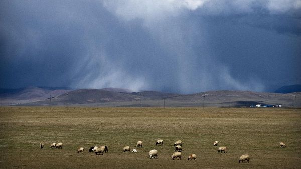 6 Tempat Haram Dilalui Pesawat, dari Tibet sampai Makkah