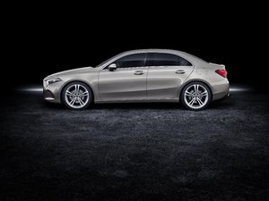 Kredit Mobil Mercedes-Benz Paling Murah di Indonesia, Segini Cicilan per Bulannya Kredit Mobil Mercedes-Benz Paling Murah di Indonesia, Segini Cicilan per Bulannya