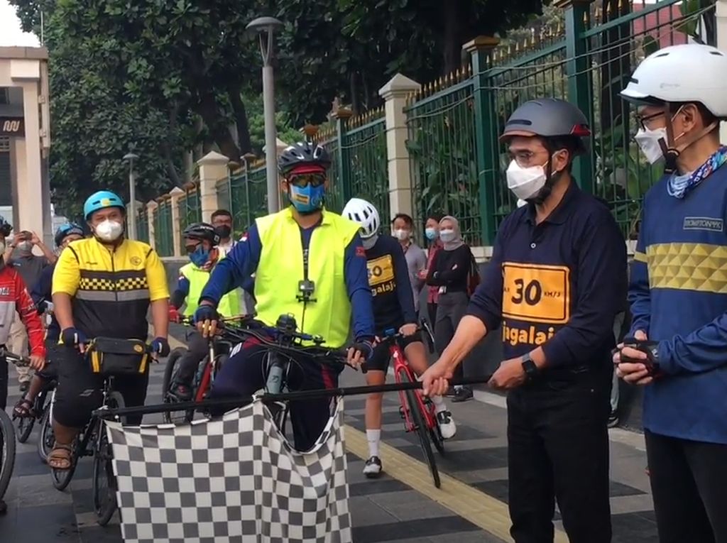 Pagi-pagi, Menhub Lepas Komunitas Sepeda untuk Bike to Work Pagi-pagi, Menhub Lepas Komunitas Sepeda untuk Bike to Work
