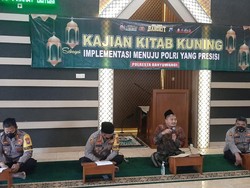 Gandeng Kiai PWNU, Polisi di Jatim Ngaji Kitab Kuning
