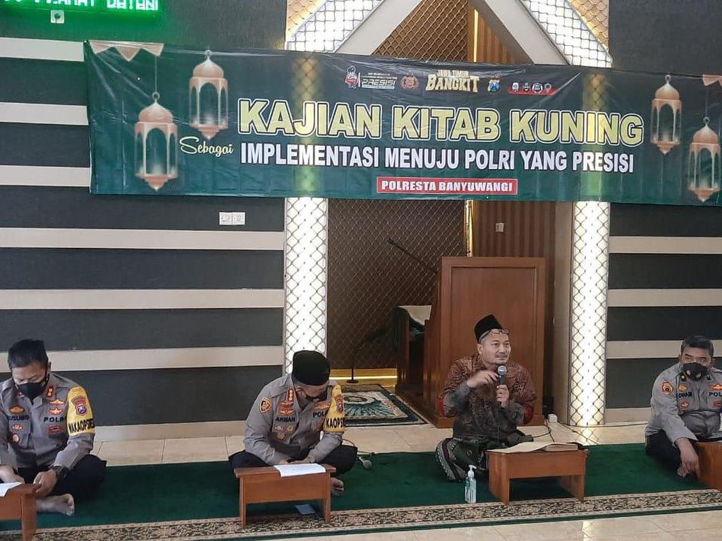 Gandeng Kiai PWNU, Polisi di Jatim Ngaji Kitab Kuning Gandeng Kiai PWNU, Polisi di Jatim Ngaji Kitab Kuning