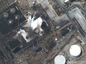 Potret Udara Kilang Minyak Iran yang Terbakar