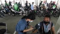 Ratusan Driver Ojol Divaksin COVID-19