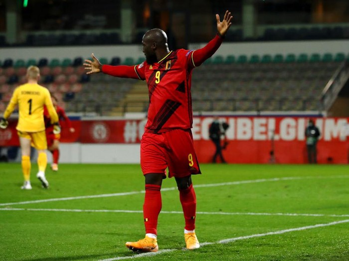 HEVERLEE, BELGIUM - NOVEMBER 18: Romelu Lukaku of Belgium celebrates scoring his teams second goal of the game during the UEFA Nations League group stage match between Belgium and Denmark at King Power at Den Dreef Stadion on November 18, 2020 in Heverlee, Belgium. Football Stadiums around Europe remain empty due to the Coronavirus Pandemic as Government social distancing laws prohibit fans inside venues resulting in fixtures being played behind closed doors. (Photo by Dean Mouhtaropoulos/Getty Images)