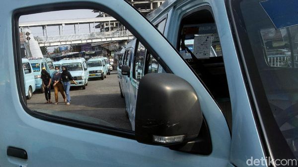 Siap-siap! Angkot AC Bakal Makin Banyak Wara-wiri di Ibu Kota
