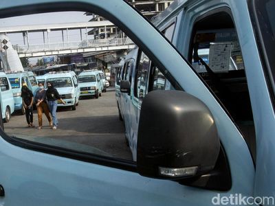 Siap-siap! Angkot AC Bakal Makin Banyak Wara-wiri di Ibu Kota