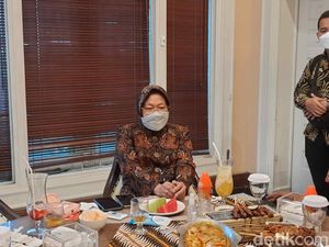 Blak-blakan Risma Soal Konfliknya dengan Bupati Alor