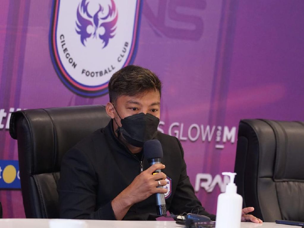 Hamka Hamzah Pensiun Usai Antar Rans Cilegon ke Liga 1? Hamka Hamzah Pensiun Usai Antar Rans Cilegon ke Liga 1?
