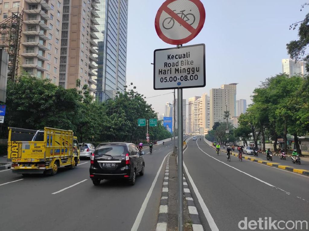 Kata Dishub Soal Rambu Khusus Road Bike di JLNT Kp Melayu yang Diprotes Kata Dishub Soal Rambu Khusus Road Bike di JLNT Kp Melayu yang Diprotes