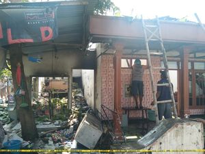 Pasutri di Jombang Terbakar Saat Pindah Bensin ke Botol untuk Dijual Eceran