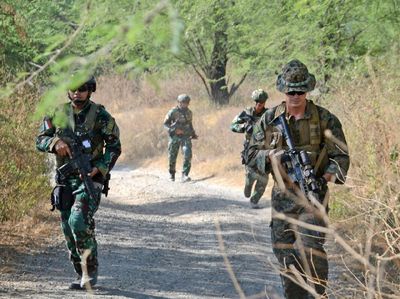 Keren! Marinir Indonesia dan AS Latihan Perang Kota di Baluran