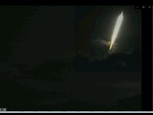 Lapan Pasuruan Sebut Kilatan Cahaya di Gunung Raung Bukan Meteor Lapan Pasuruan Sebut Kilatan Cahaya di Gunung Raung Bukan Meteor