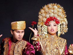 Mumuk Gomez Jawab Tudingan Plagiat Busana Pengantin Billar-Lesti dan Atta-Aurel