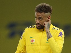 Waduh! Neymar Kena Tekel Fans Sendiri