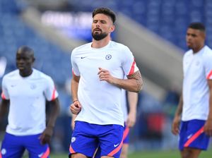 Apa Iya Kontrak Baru Giroud Akal-akalan Chelsea untuk Dapat Duit?