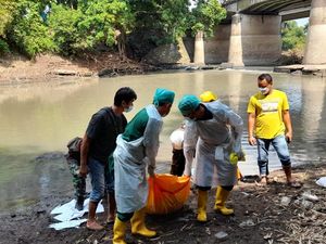 Warga Ngawi Temukan Mayat Pria Telanjang dengan 15 Luka Tusukan