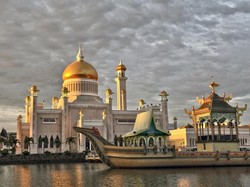 Belajar di Brunei Darussalam? UBD Sediakan Biaya Pendidikan hingga Tiket