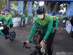 Sandiaga Gowes Bareng Hidup Sehat Series 2021 Borobudur