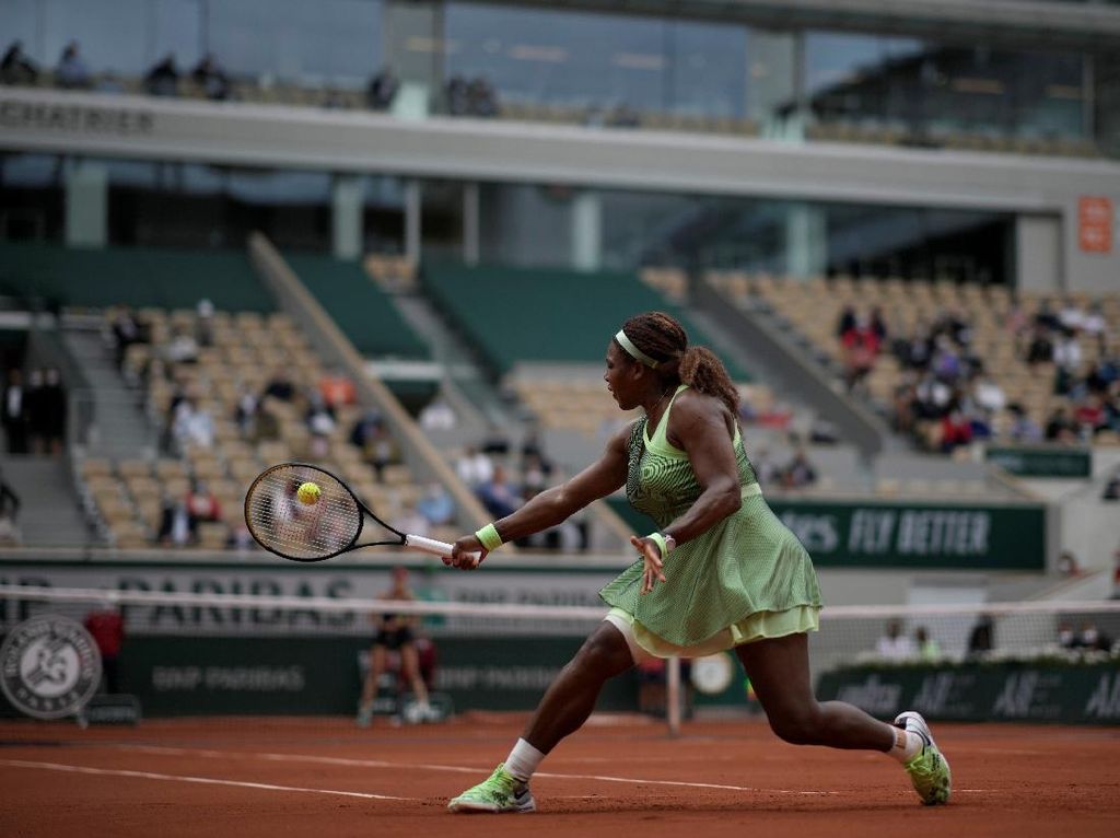 Serena, Medvedev Tiba di Babak 16 Besar Prancis Terbuka 2021 Serena, Medvedev Tiba di Babak 16 Besar Prancis Terbuka 2021