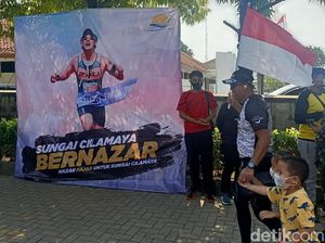 Cerita Fajar Bernazar Lari 39 Kilometer demi Sungai Cilamaya