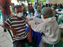 10.390 Penghuni 18 Rusun di Surabaya Jalani Vaksinasi Serentak