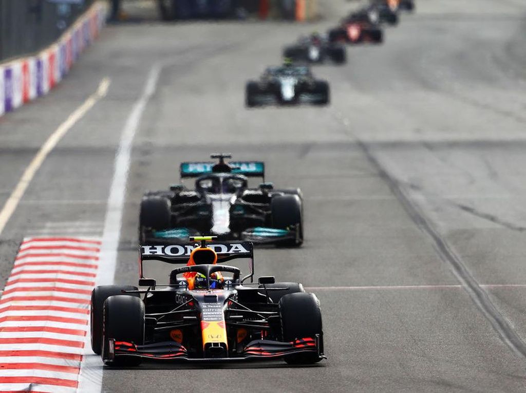 Hasil F1 GP Azerbaijan: Perez Juara, Verstappen Crash Hasil F1 GP Azerbaijan: Perez Juara, Verstappen Crash