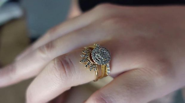 Cincin Berlian untuk Christine dari Santos