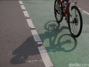 Kecelakaan dengan Taksi dan Motor Renggut Nyawa Pesepeda Kayu Kecelakaan dengan Taksi dan Motor Renggut Nyawa Pesepeda Kayu