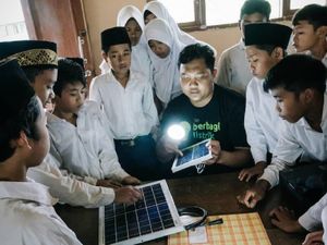 Kisah Alumni LPDP yang Bangun Startup untuk Terangi Daerah Indonesia