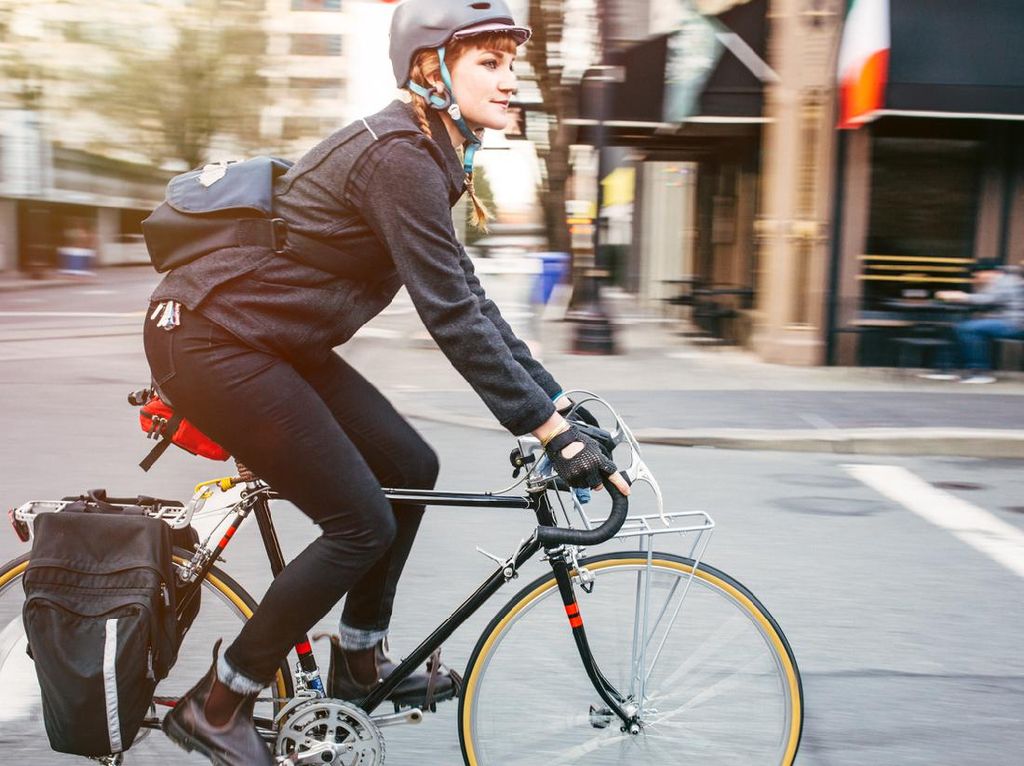 5 Jenis Sepeda Ini Paling Cocok untuk Transportasi, Road Bike Juga Bisa Sih