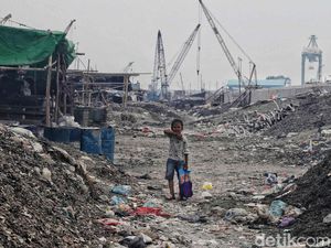 Sri Mulyani Akui Orang Miskin RI Tambah Banyak, Jadi Berapa Sekarang?