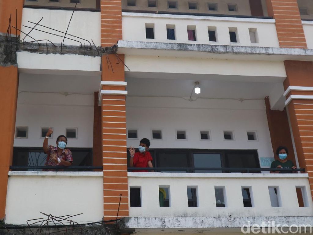 Warga Kudus yang Isolasi Mandiri Dievakuasi ke Donohudan Warga Kudus yang Isolasi Mandiri Dievakuasi ke Donohudan