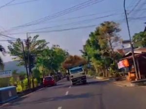 Video Aksi Truk Oleng Beredar Luas, Polisi Pacitan Amankan Pengemudi