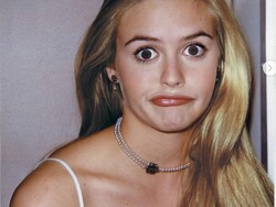 Alicia Silverstone Tanggapi Video Dirinya yang Viral di TikTok
