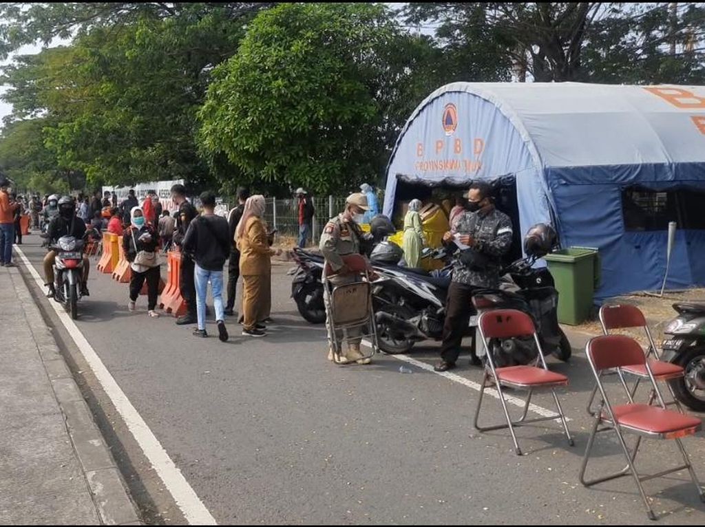 Temuan Varian Inggris dari Pasien Bangkalan, Pakar Sebut Penularannya 40%-90% Temuan Varian Inggris dari Pasien Bangkalan, Pakar Sebut Penularannya 40%-90%