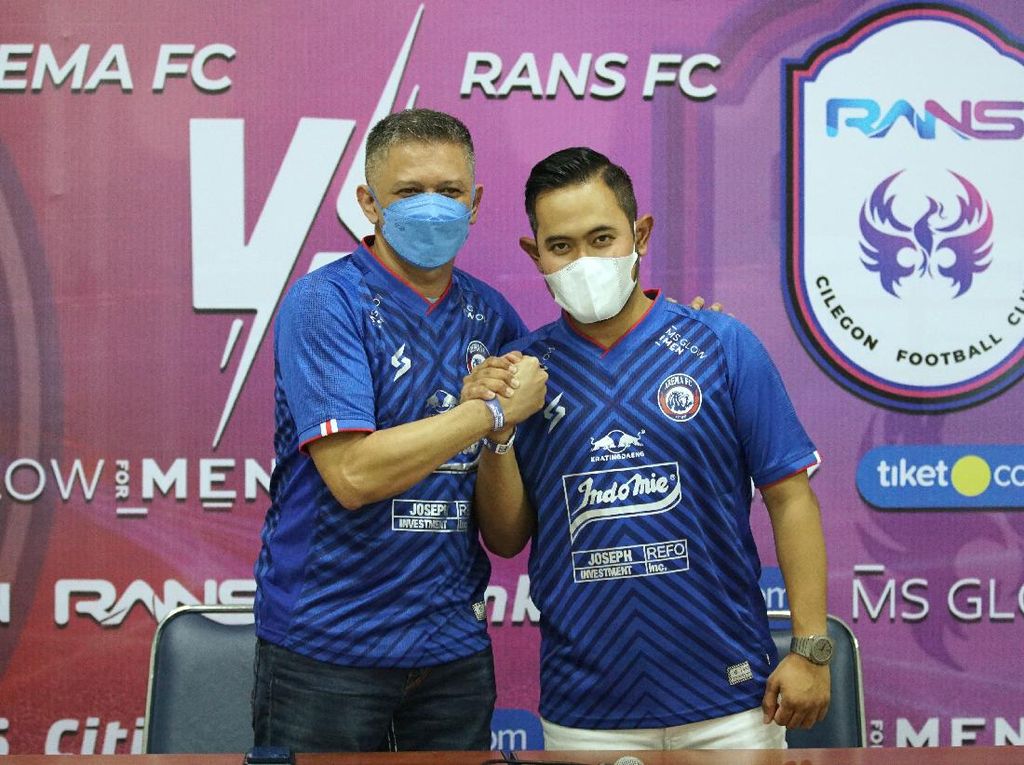 Crazy Rich Malang Beli Siapa Saja buat Arema FC? Crazy Rich Malang Beli Siapa Saja buat Arema FC?