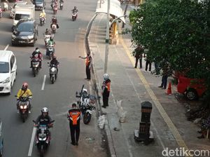 Dishub Datang, Parkir Liar di Trotoar Rawasari Jakpus Bubar