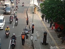 Dishub Datang, Parkir Liar di Trotoar Rawasari Jakpus Bubar